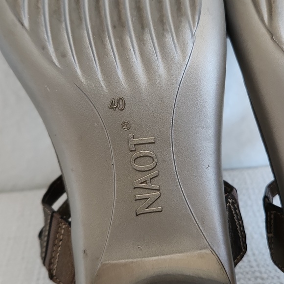 Naot leather straps sandals - Picture 9 of 11